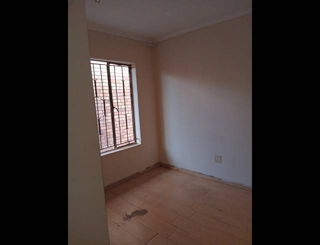 2 BEDROOM FREEHOLD FOR SALE IN DAVEYTON